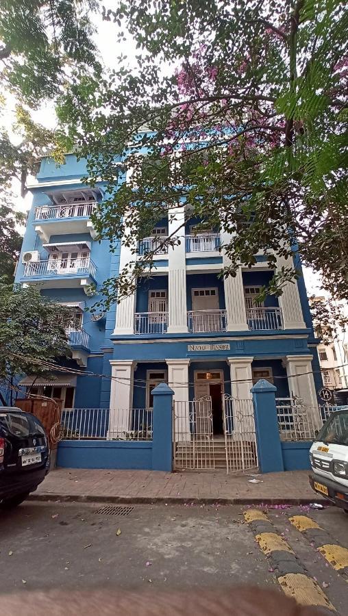 Bentleys Hotel Mumbai Bagian luar foto